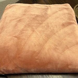 Full/queen Lucky brand blanket
